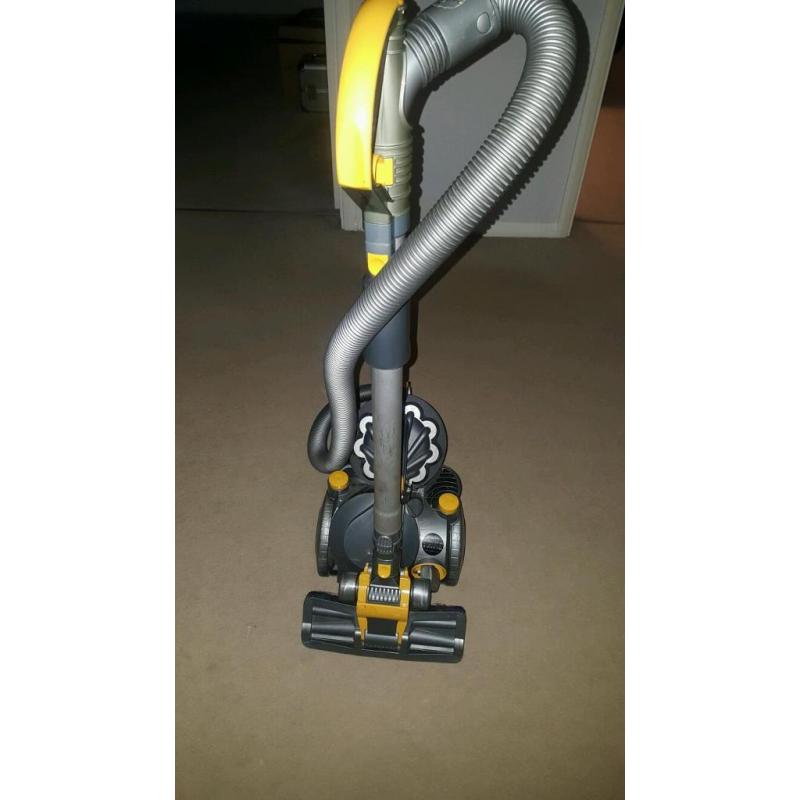 Dyson DC08