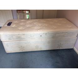 Silent Night Miracoil Single Bed and Mattress. Excellent condition.