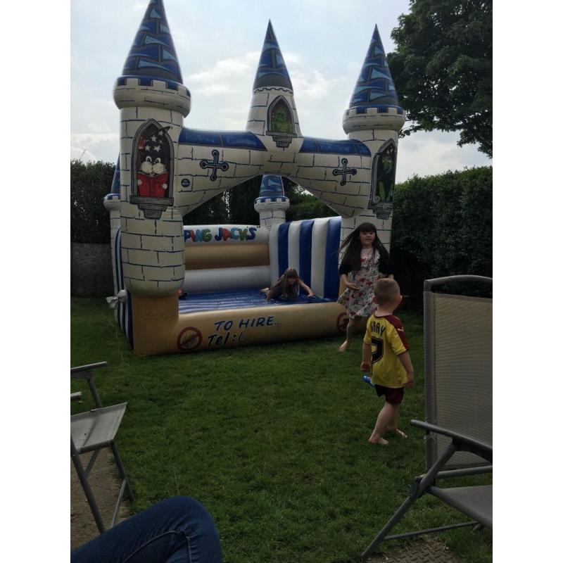 12ftx12ft bouncy castle