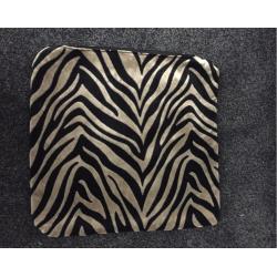 DFS Madagascar cushion covers x4