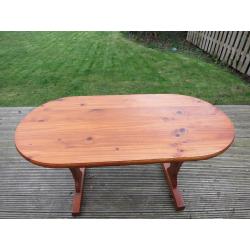 Oval dining table