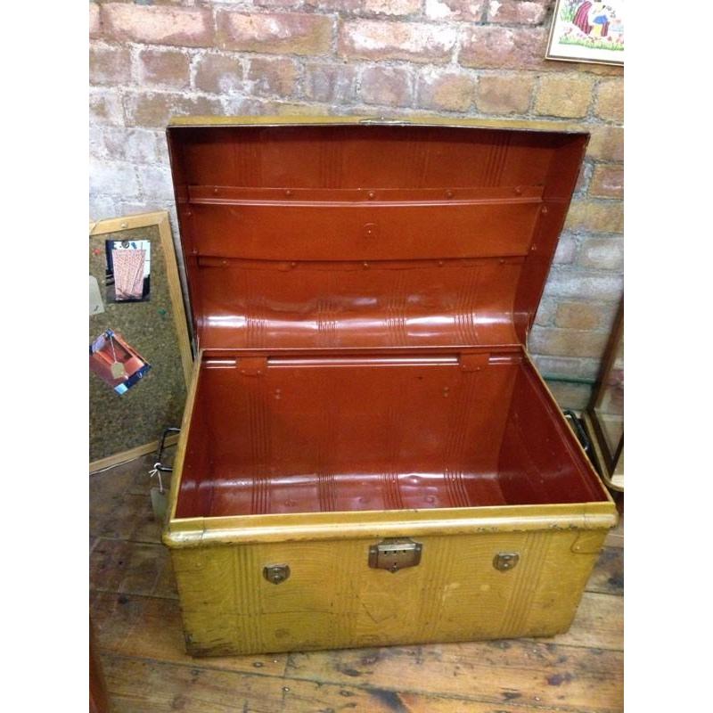 VINTAGE RUSTIC INDUSTRIAL CHIC LARGE TAN/BROWN METAL TRUNK