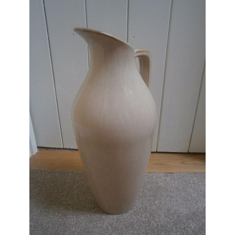 LARGE 17" VASE/DECORATIVE CERAMIC/POTTERY JUG BEIGE A HEAVY 6lb BRAND NEW