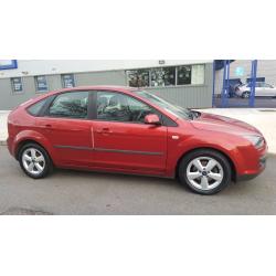 EXCELLENT RUNNER METALLIC RED 2007 MANUAL FORD FOCUS ZETEC 1.6L PETROL 70000 MILES 1 YR MOT 5 DOOR