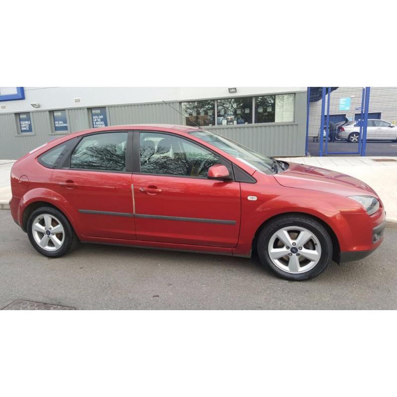 EXCELLENT RUNNER METALLIC RED 2007 MANUAL FORD FOCUS ZETEC 1.6L PETROL 70000 MILES 1 YR MOT 5 DOOR