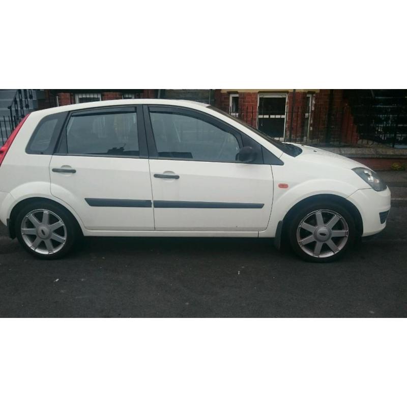 Ford fiesta style 5dr 1.2 white