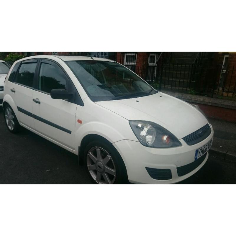 Ford fiesta style 5dr 1.2 white