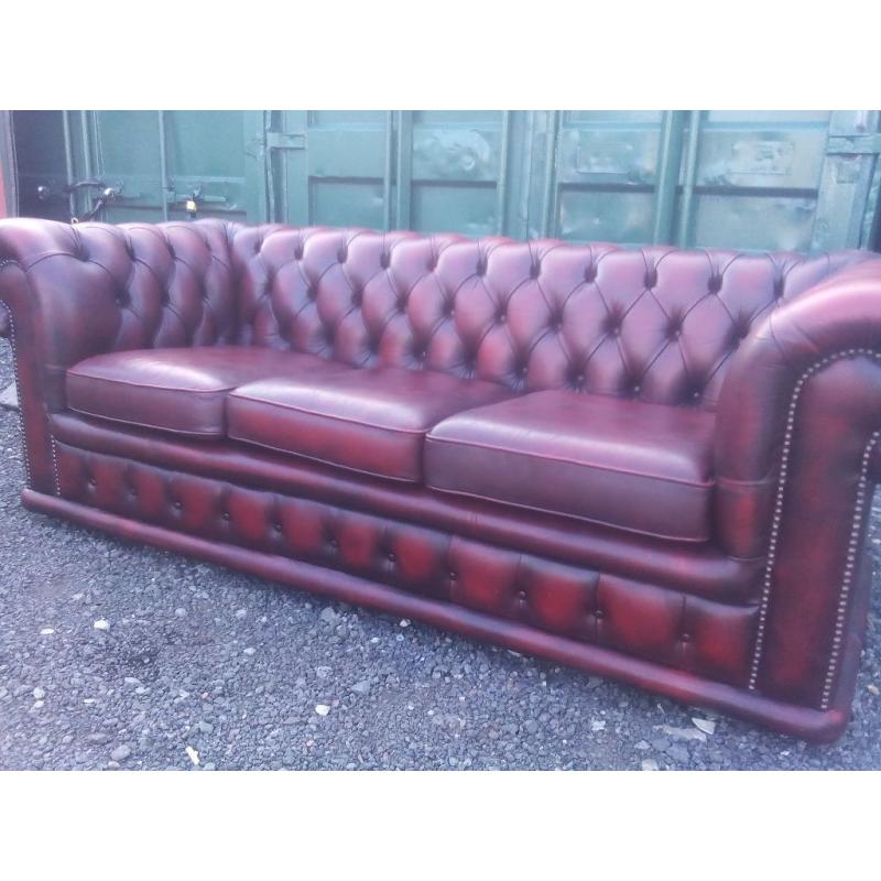 Vintage Genuine Leather Oxblood Chesterfield sofa ( Delivery)