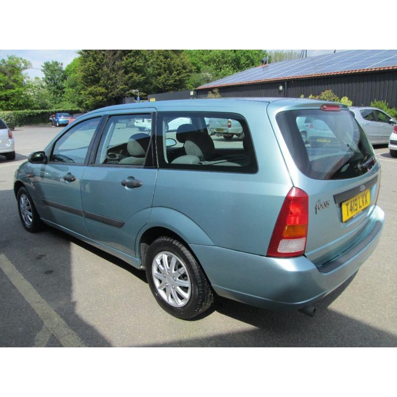 FORD FOCUS ESTATE MANUAL PETROL IMMACULATE Part exchange available / Credit & Debit cards accepted