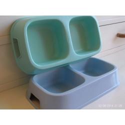 2 pet feeding dishes