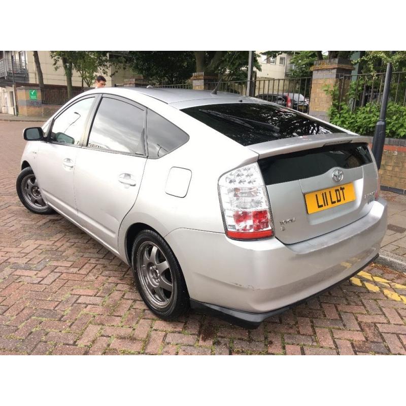 Toyota Prius 2007 With Private plate (07reg) Hybrid, Automatic, New PCO & MOT, Leather Seats.