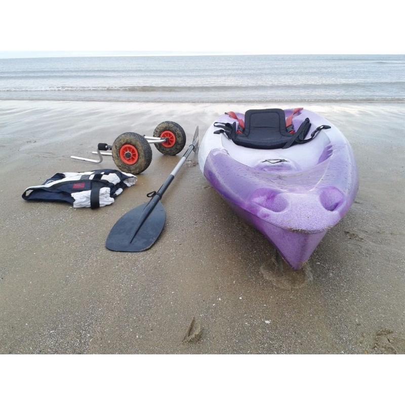 FeelFree 9ft Kayak + paddle + trolley + life jacket