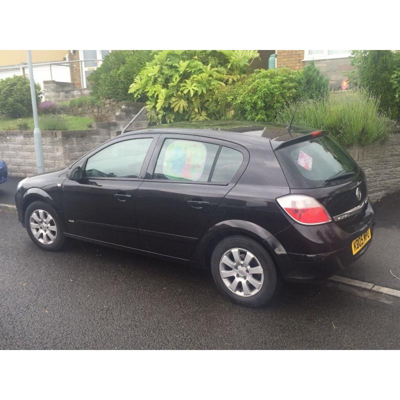 Vauxhall Astra 1.8 petrol automatic full 12 months mot beginning of June