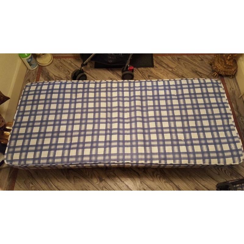 Good/used single fold-out bed