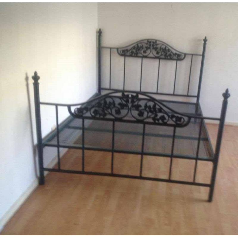 Double bed frame