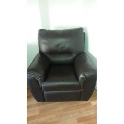 brown leather electic recliner for sale. good condition