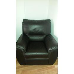 brown leather electic recliner for sale. good condition