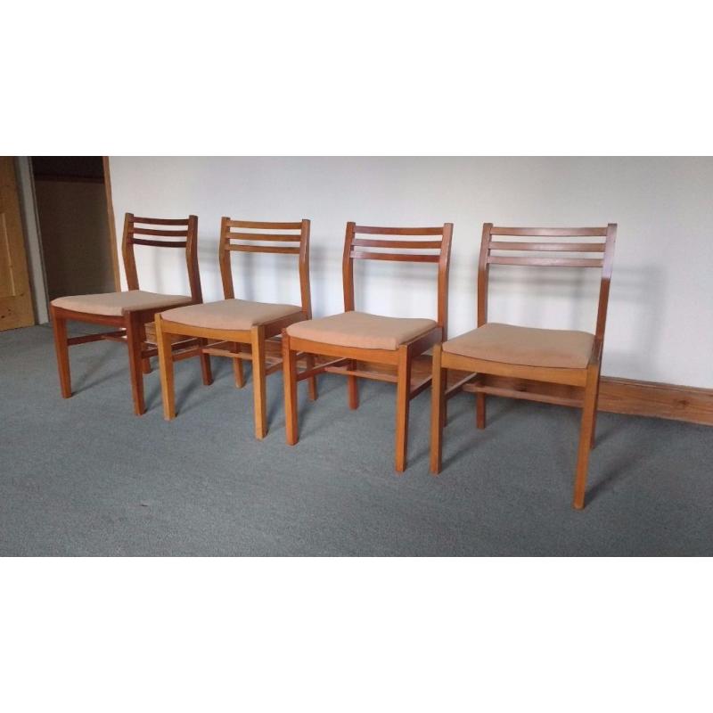 4 Kitchen / Dining / Bedroom Chairs