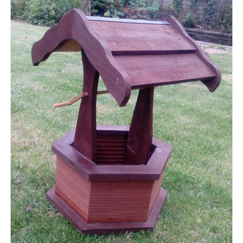 Wishing well planter 580mm high