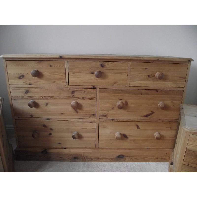 COTSWALD SOLID PINE DRESSER AND 2 BEDSIDE UNITS