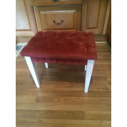 Piano/foot stool