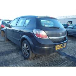 Vauxhall Astra SXI 5 door 09 plate 32000 miles breaking for spares.