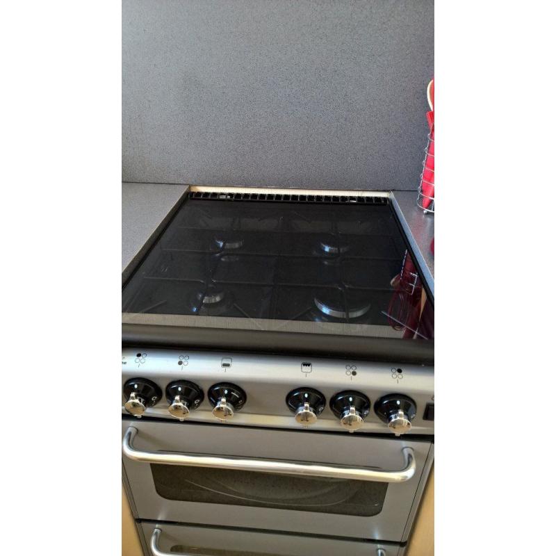 New World Gas Cooker - 50cm wide - only 1 year old