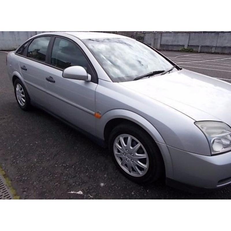 Vauxhall Vectra 2004 1.8 petrol. Lovely clean economical car,Tax & Motd October 2016