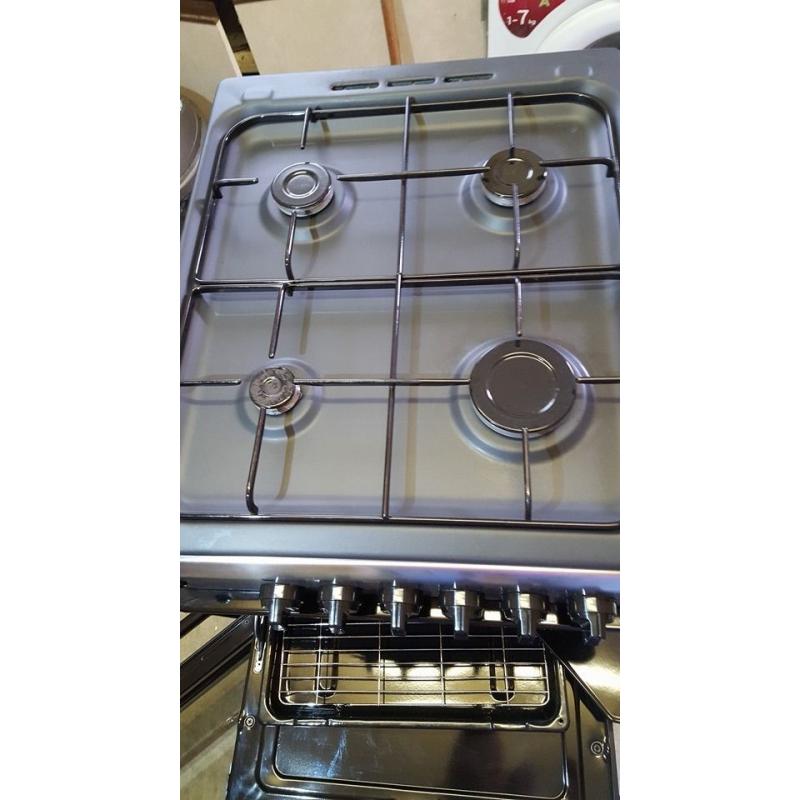 Indesit gas cooker. 500 mms excellent condition