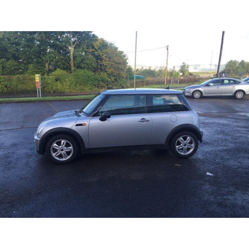 MINI ONE 1.6cc 3 door h/back 56/2006 3 former keepers 112k service history upto 95k/invoices/old mot