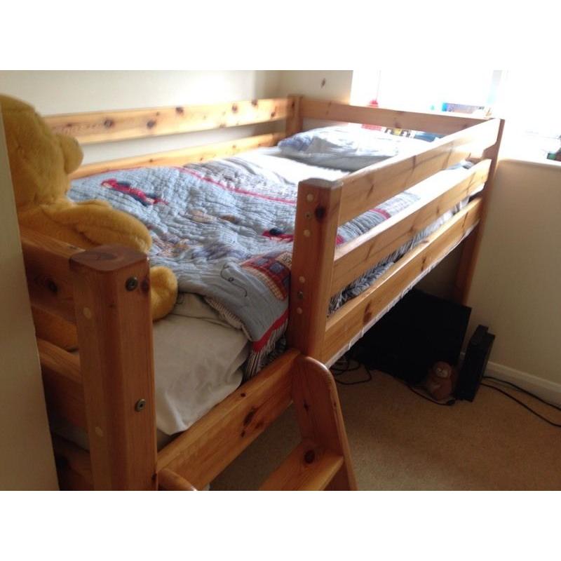 Childs bed