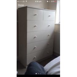 Large Chest of 7 drawers in white draws