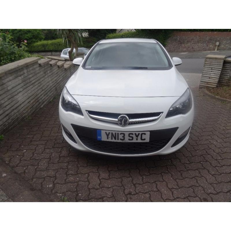 2013 (13 Reg) Vauxhall Astra 1.3 CDTI ecoFLEX 16v Exclusive 5dr Hatchback Diesel (A/C) Bluetooth