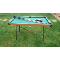 Kids pool table