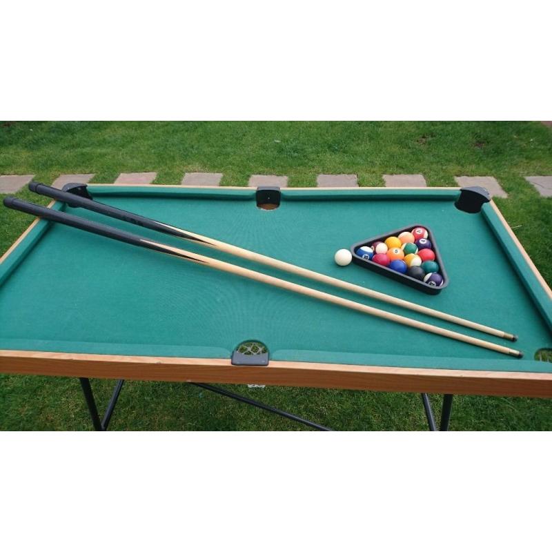 Kids pool table