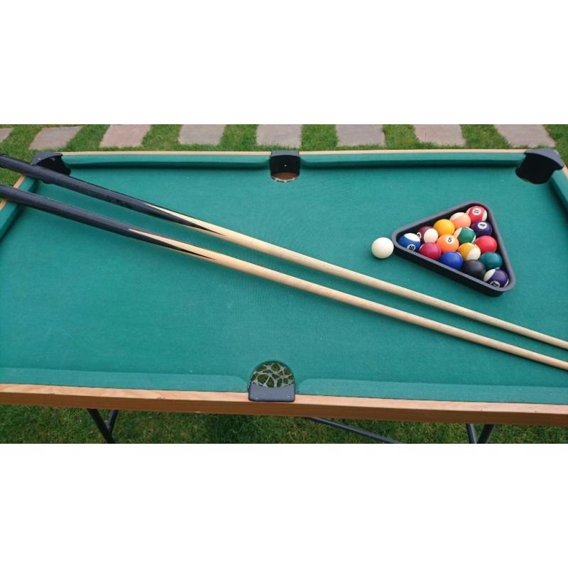 Kids pool table