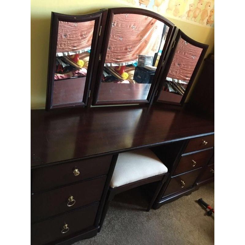 Dressing table