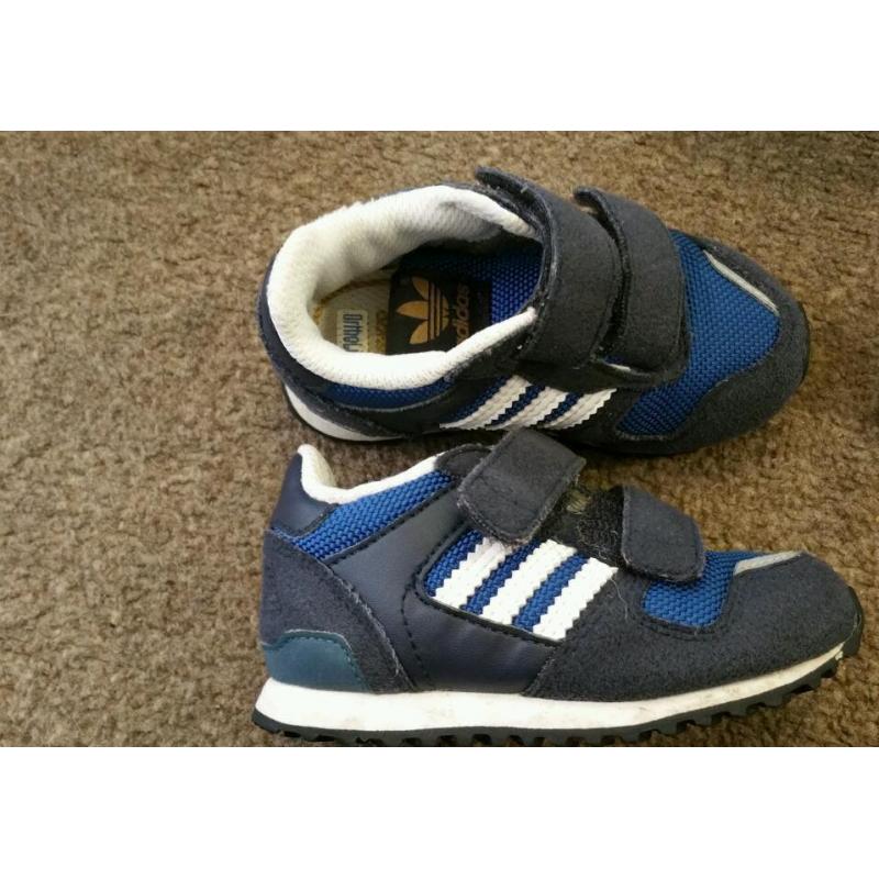 Boys infant trainers