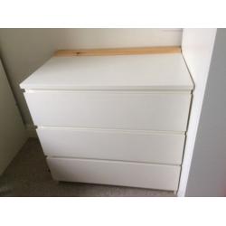 Chest of drawers - white