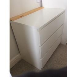 Chest of drawers - white