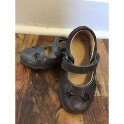 Clarks shoes size 5G