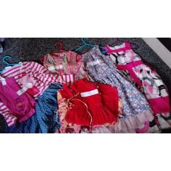 Huge bundle of girl clothes age 4-5: price can be negotiated