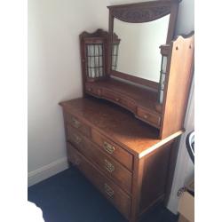 Dresser/chest of drawers