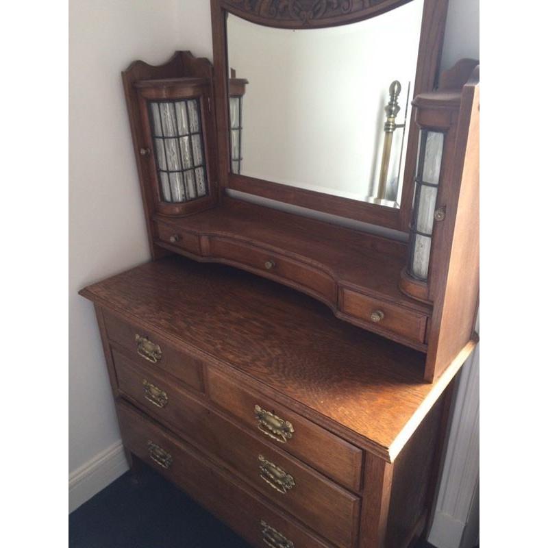 Dresser/chest of drawers
