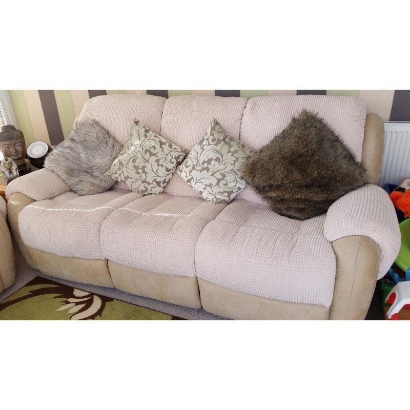 3 SEATER & 2SEATER RECLINERS in beige very good condition bought from Harveys