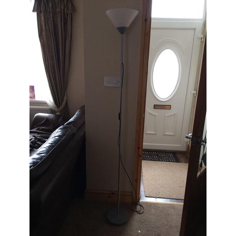 Standing floor lamp