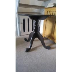 Side table/occasional table