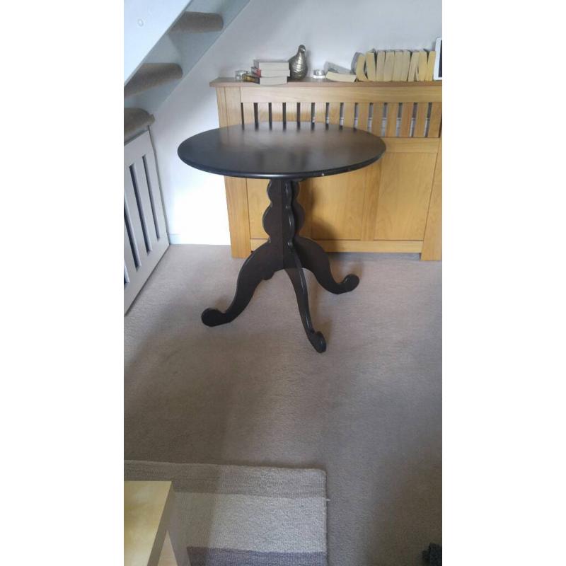 Side table/occasional table