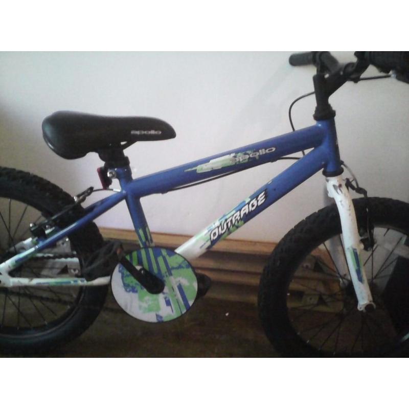 APOLLO OUTRAGE,BOYS OR GIRLS MOUNTAIN BIKE,AGE 5 UPWARDS,SINGLE SPEED GOOD CONDITION.