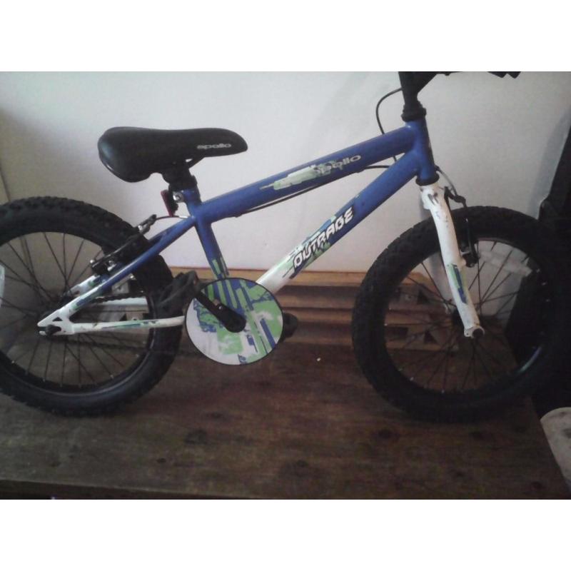 APOLLO OUTRAGE,BOYS OR GIRLS MOUNTAIN BIKE,AGE 5 UPWARDS,SINGLE SPEED GOOD CONDITION.